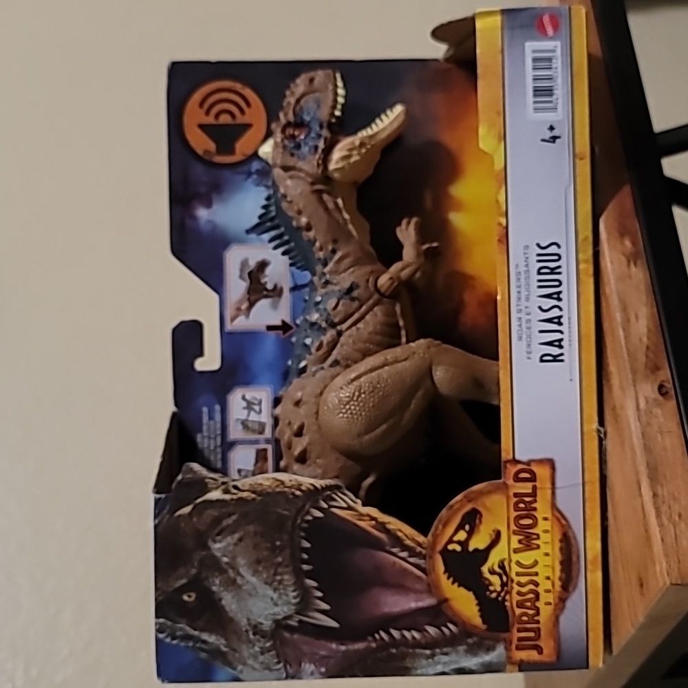 Jurassic World Dominion toy Rajasaurus